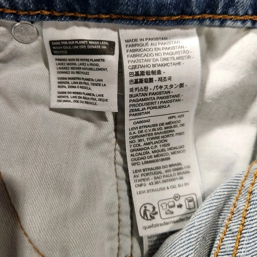 Levi's 541 Mens Jeans Light Wash Size 50 x 30 Blue Denim NWT